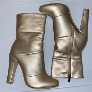 SIZE 10 GOLD BOOTS...BRAND NEW